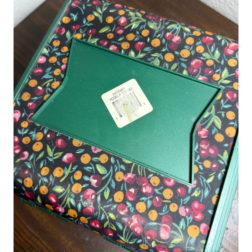 VTG Sassaby Makeup Train Case Green Floral Washable Fabric Mirror 90s Made In US